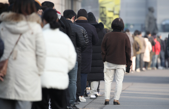 \'내 순서는 언제?\'<YONHAP NO-1134>