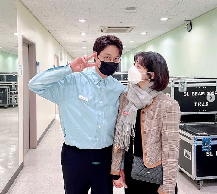 '깨볶는 신혼' 배다해 ♥이장원 손 꼭잡고 남편 콘서트장 방문[★SNS]