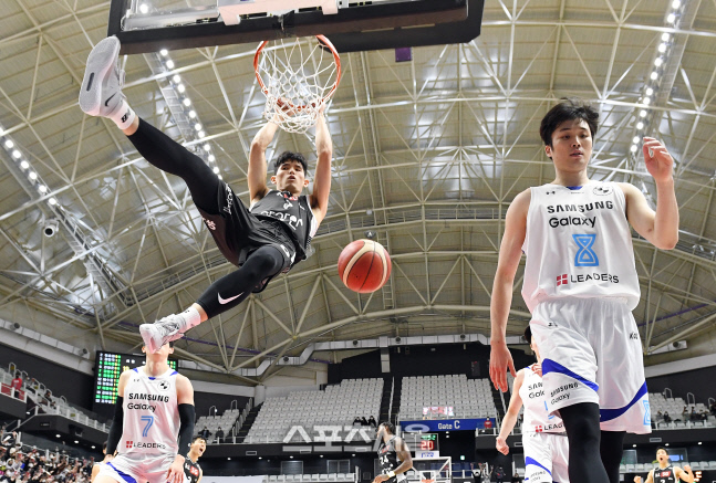 [포토]KT 하윤기, 과감한 덩크