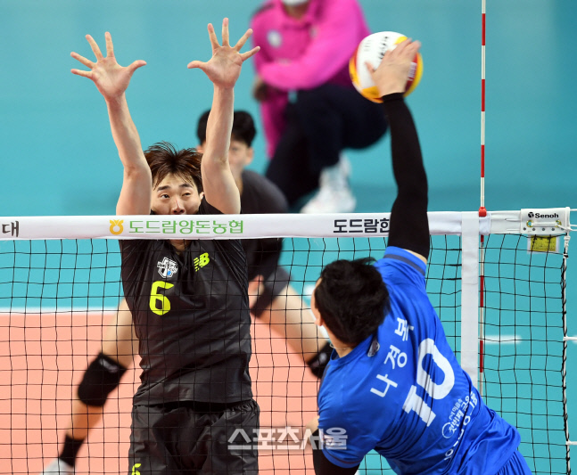 [포토] 김선호 '눈 크게 뜨고'