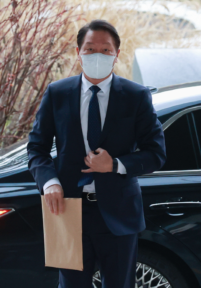 SK 최태원 회장, 공정위서 실트론 논란 적극 해명