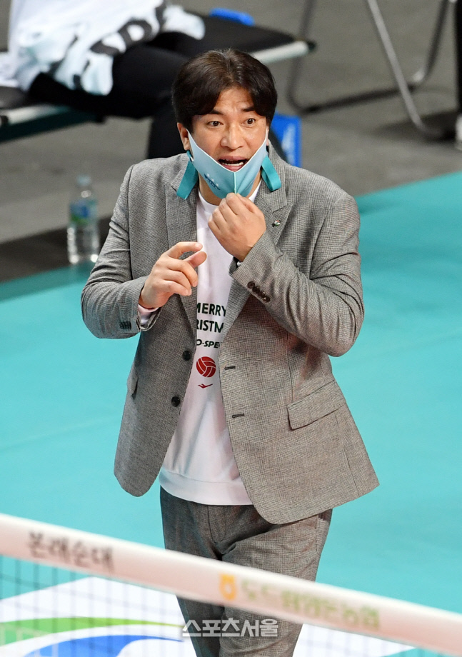 [포토]GS칼텍스 이끄는 차상현 감독