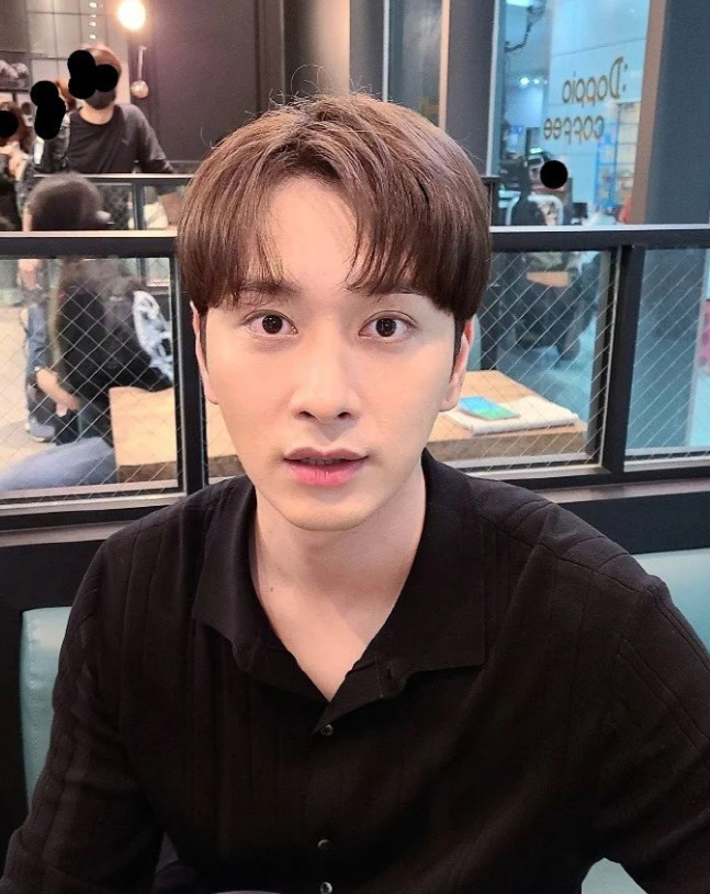 찬성 '결혼+임신+재계약X'에 택연 "어떤 길을 가도 응원해"