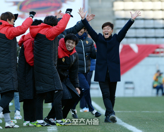 [SS포토] 광주 남기일 감독, 클래식 승격의 순간!