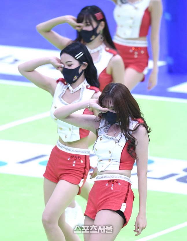 [포토] 한국전력 치어리더 '섹시 웨이브'