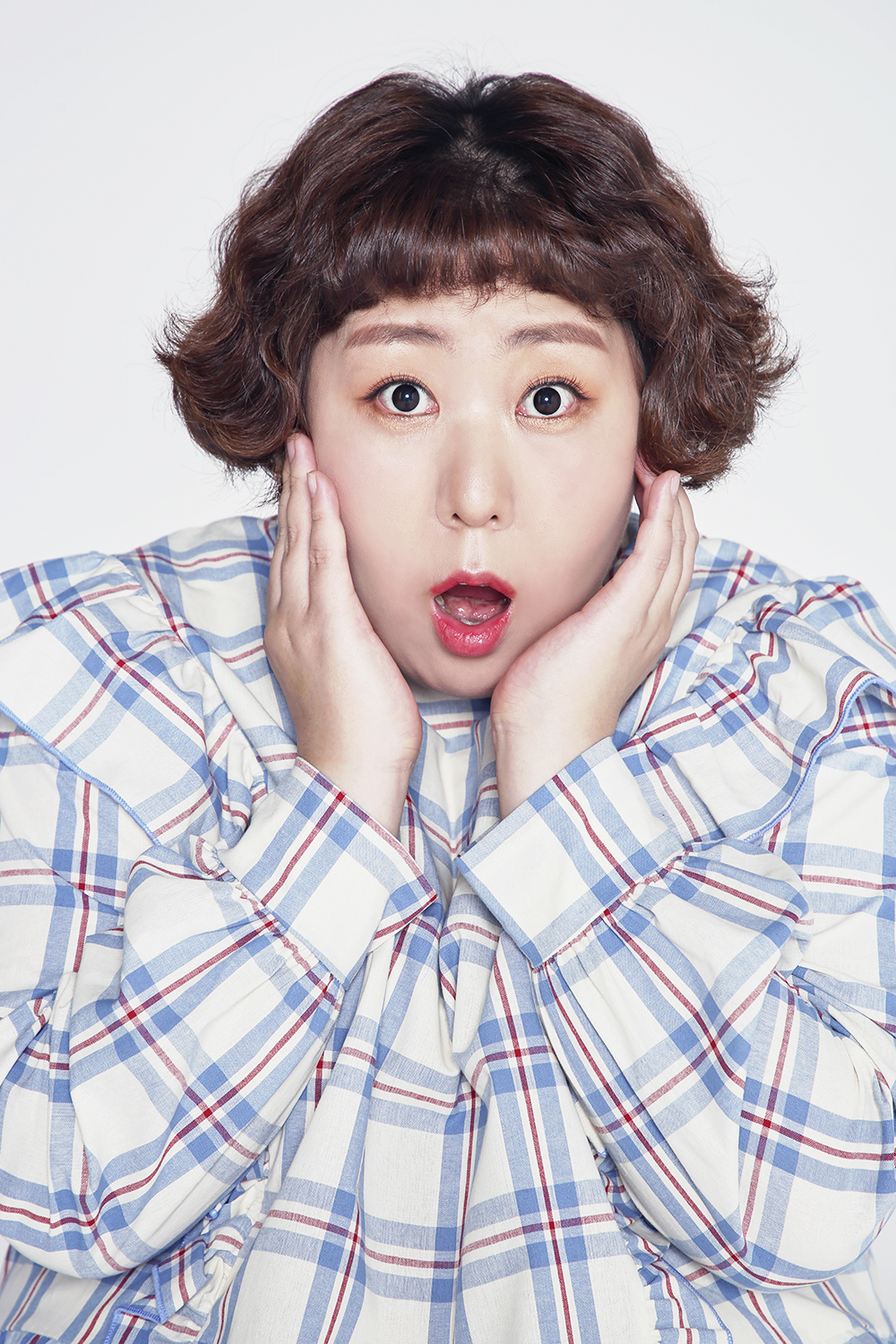 '학폭' 정면대응 신기루 "25년전 기억 제보달라" 요청에 동창들 반전 증언