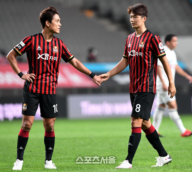 박주영 FC서울 이별 선언 그 후…'캡틴' 기성용 "함께 우승하고 싶었는데" [SS현장]