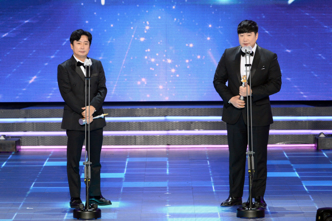 [2021 SBS 연예대상]'골때녀' 이수근X배성재, 베스트 커플상 주인공