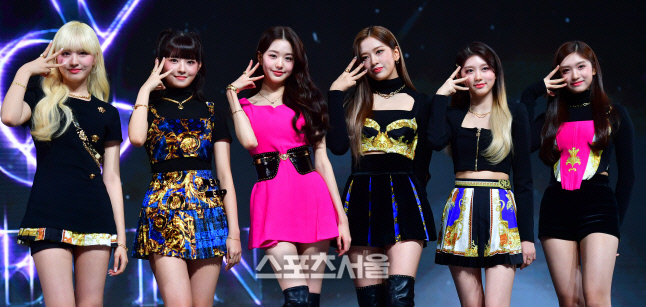 \'우리는 완성형 걸그룹\' 아이브 시그니처 포즈[포토]