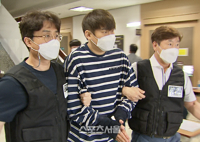 5억받고 승부조작 협의 윤성환, 항소심서도 징역 10개월에 추징금 1억900만원