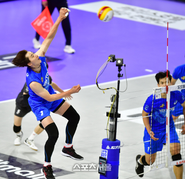 '오른쪽은 내가 책임지지' 박철우[포토]