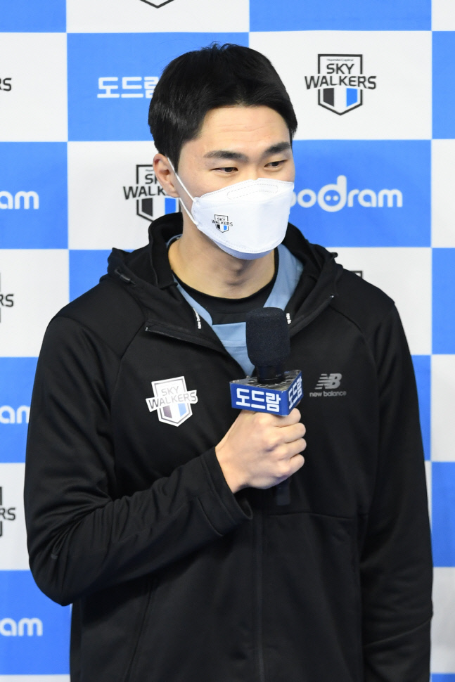 돌아온 전광인, 주장까지 맡는다…최태웅 감독 "흔들릴 때 잡아줄 선수" 기대[SS현장]