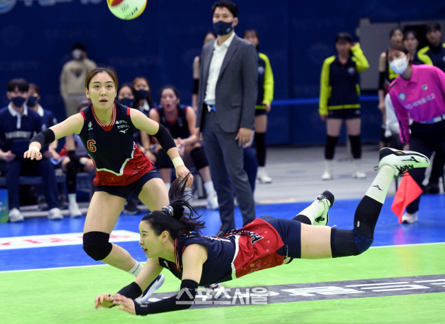 [포토] 현대건설 김주하 '살렸어'