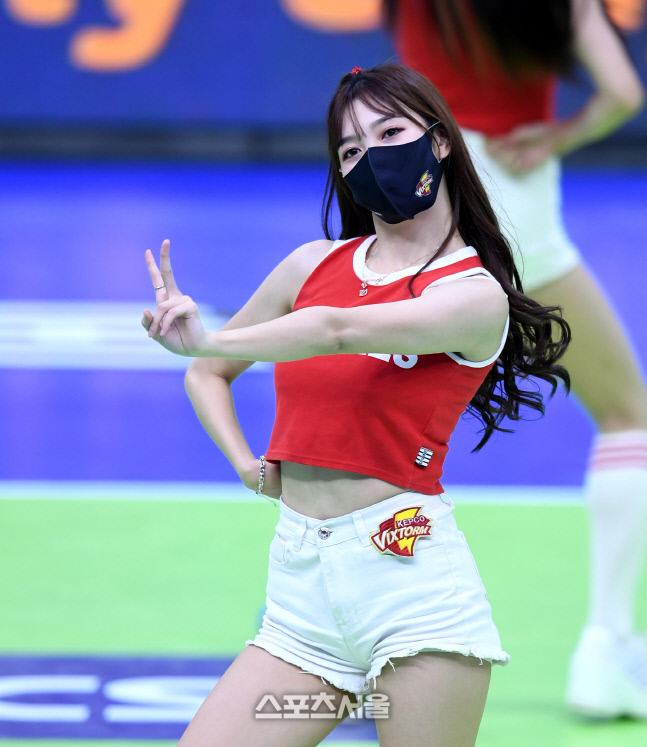 [포토] 한국전력 치어리더 '깜찍 발랄'