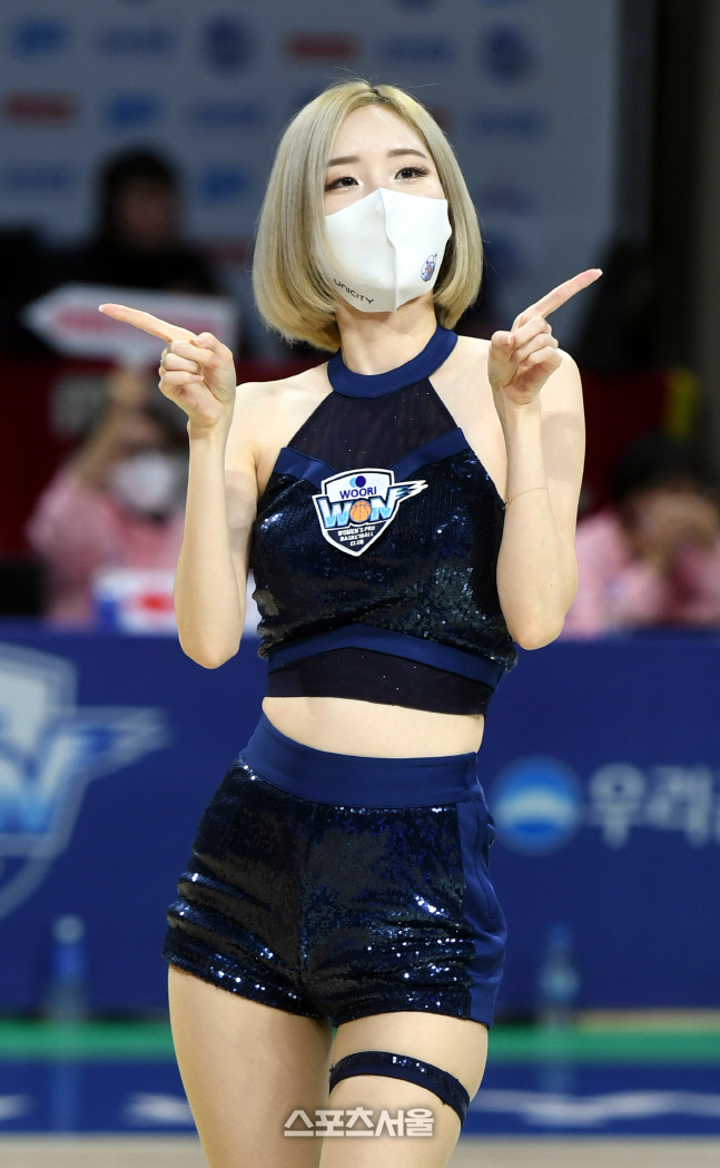 [포토] 치어리더 서현숙 '깜찍하게'