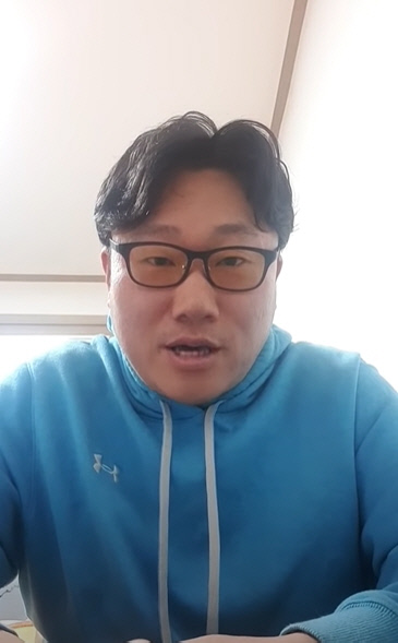 '나는솔로' 영철, 로드킬 유기견 묻어주는 영상 해명 "같은 일 반복되지 않길"