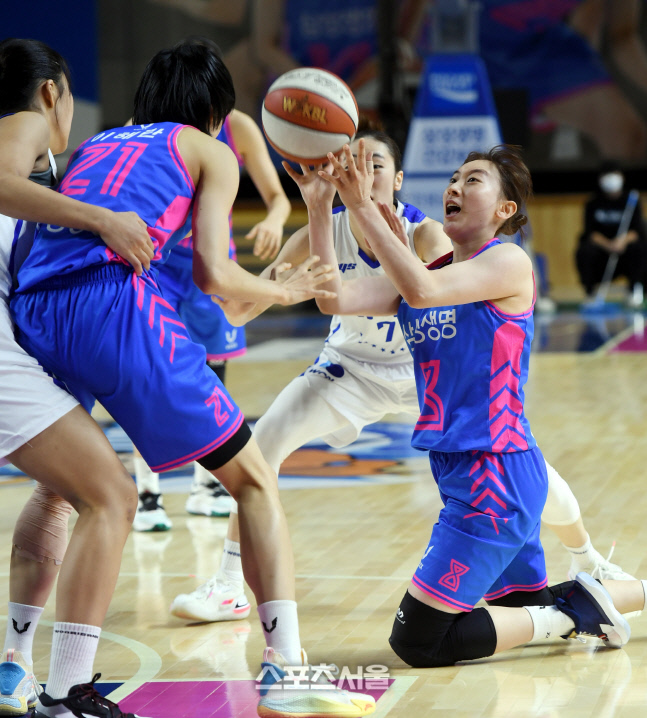 [포토] 이주연 '시간이 다 됐어'