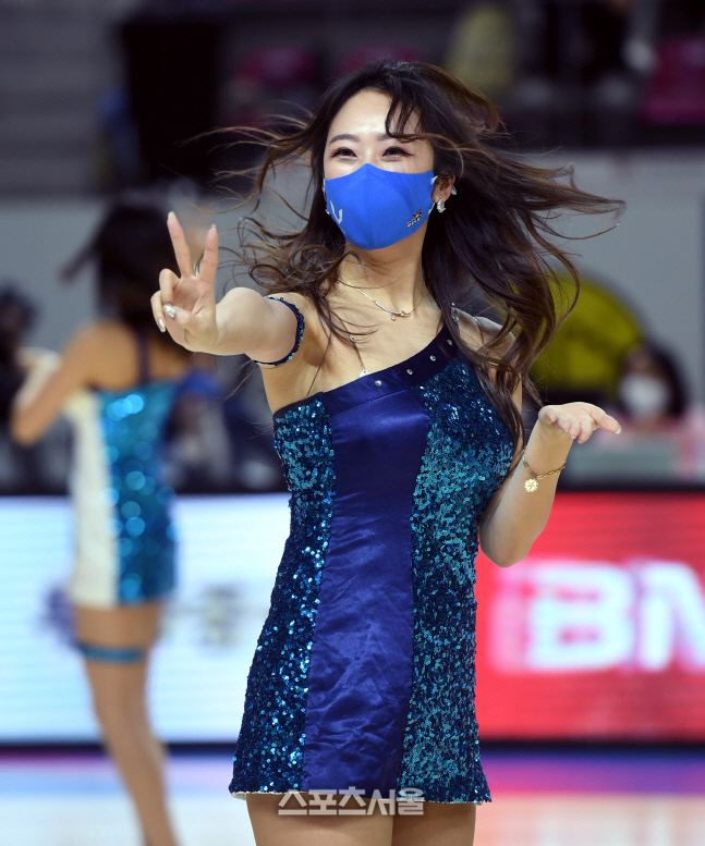 [포토] 치어리더 이미래 '브이'