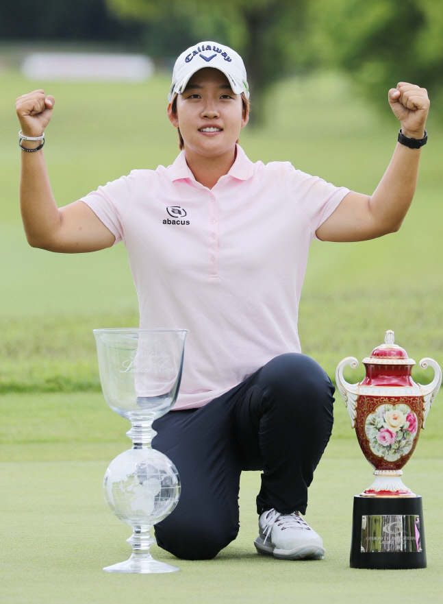 한일통산 3승 배희경 현역 은퇴…김하늘과 교습가로 새출발