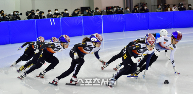 '쇼트트랙 남녀혼합계주 훈련'[포토]