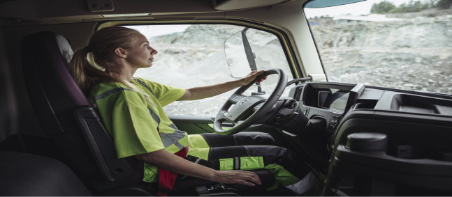 볼보트럭코리아 여성 운전자 교육 참가자 모집, 수료 후 지원까지