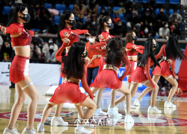 [포토] SK 치어리더 '화끈한 공연'