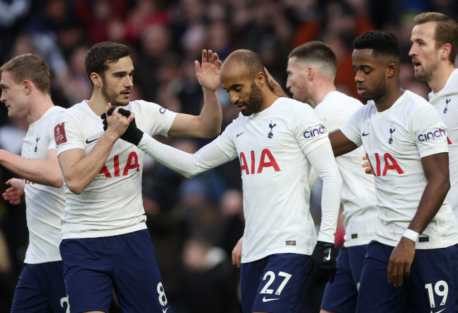 SOCCER-ENGLAND-TOT-MRC/REPORT