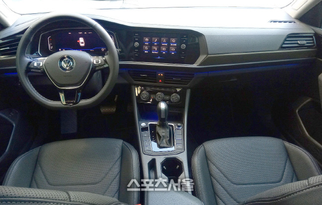 폭스바겐 제타.