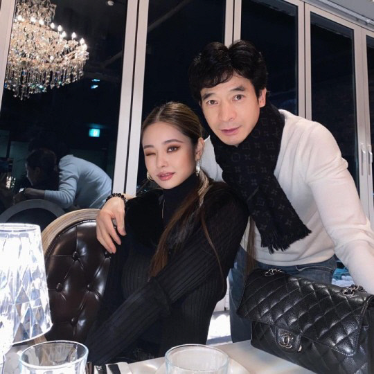 "부전여전" 송지아,'배우 비주얼' 아버지 공개..명품사랑도 닮아