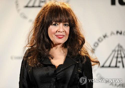 美 60년대 팝 아이콘 로니 스펙터 암투병 중 별세