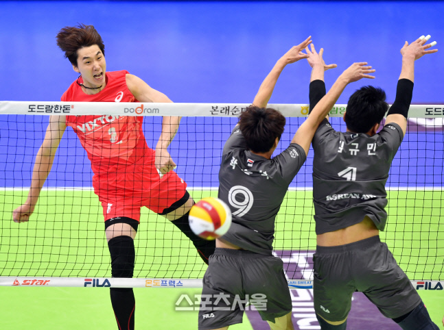 '직선이야!' 한국전력 박철우[포토]