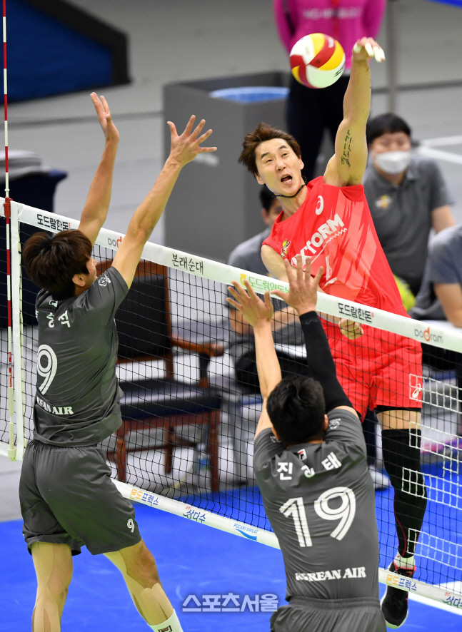 '빈곳이 보이는구나' 박철우[포토]