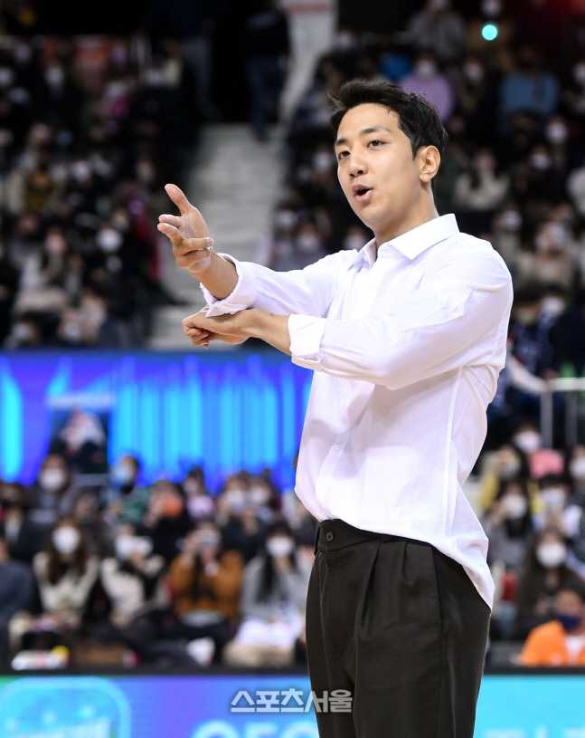 [포토] 허훈, 여심 저격 '빵야'