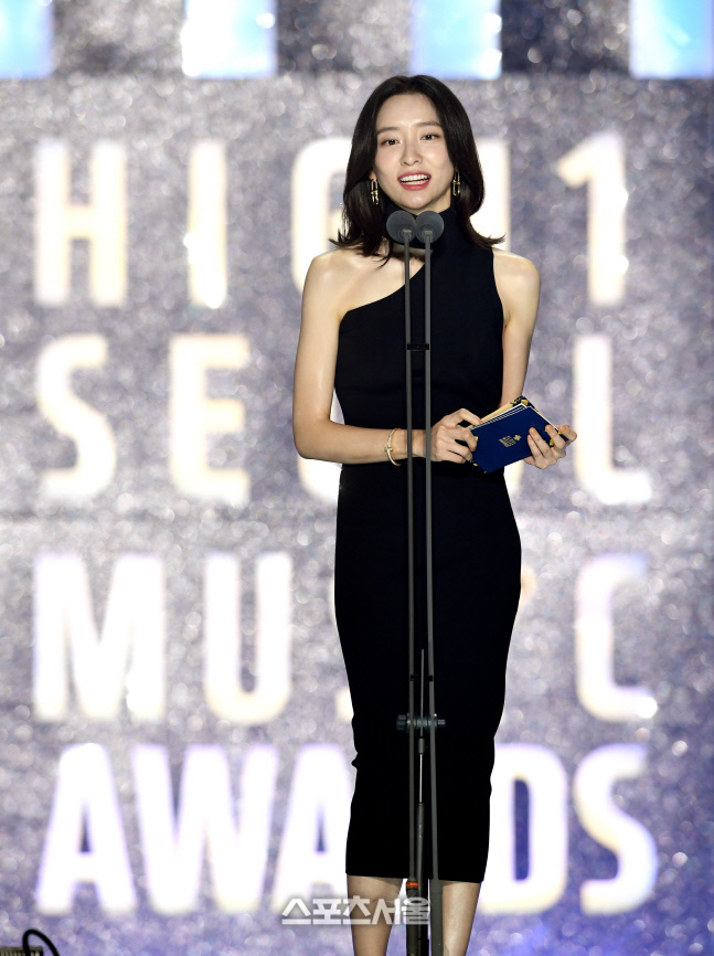[포토]박지현, 서울가요대상 본상 시상자로