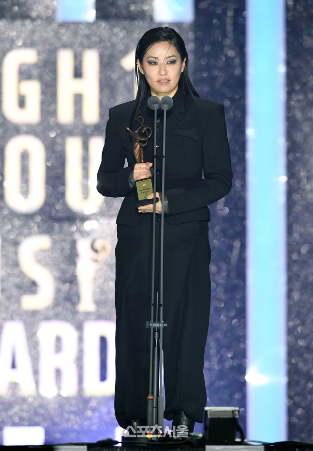 [포토]'서가대' 올해의 발견상 가수 이랑
