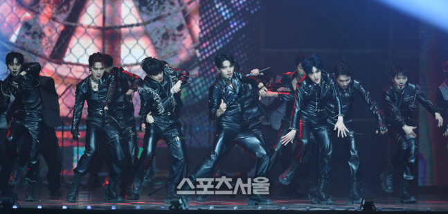 [포토] 무서운 신인 오메가엑스 \'서울가요대상 신인상 수상\'