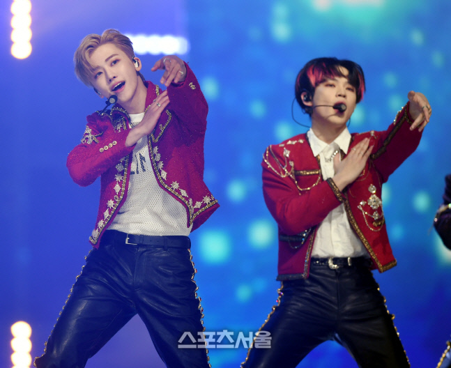 [포토] NCT드림 재민-천러 '소녀팬 저격'