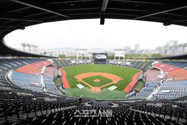 [포토] 프로야구 개막, 무관중 경기로 열려