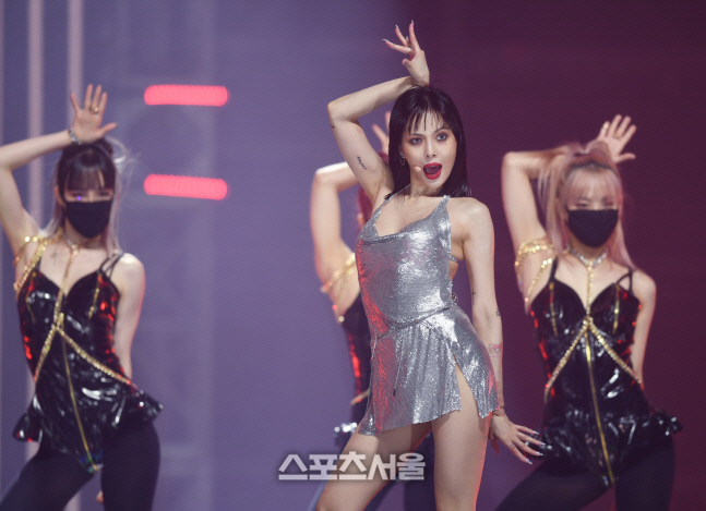 [포토] 현아, 무대 찢는 카리스마