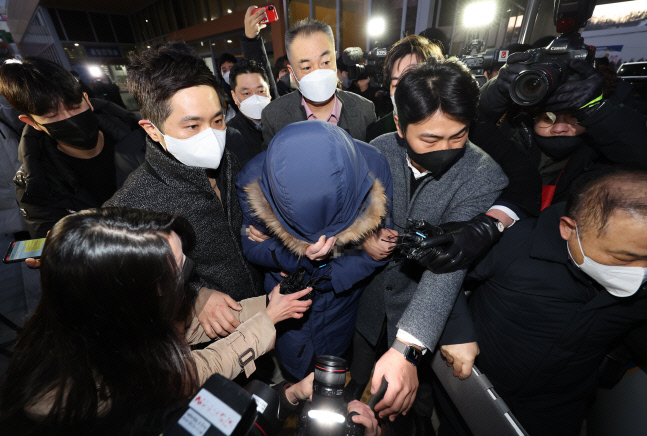 강서경찰서 나서는 오스템임플란트 횡령 직원