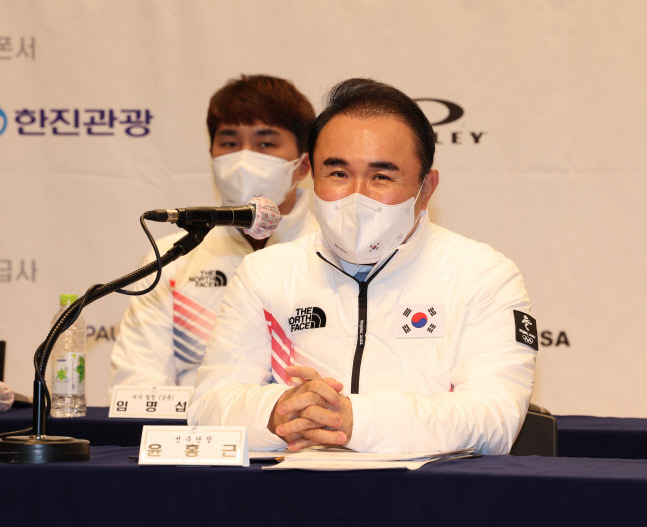 윤홍근 빙상연맹 회장 "베이징올림픽 금 1억원 포상"...2배 인상