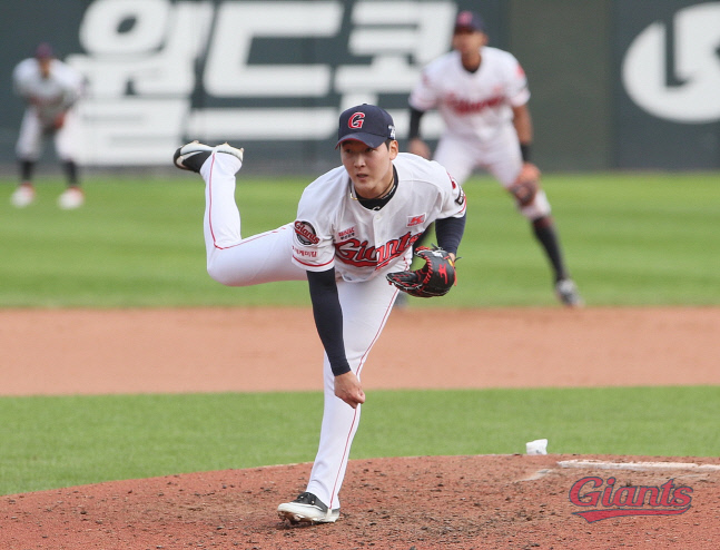 롯데 연봉 협상 완료, 최준용 최고 인상률…1억 700만원에 사인