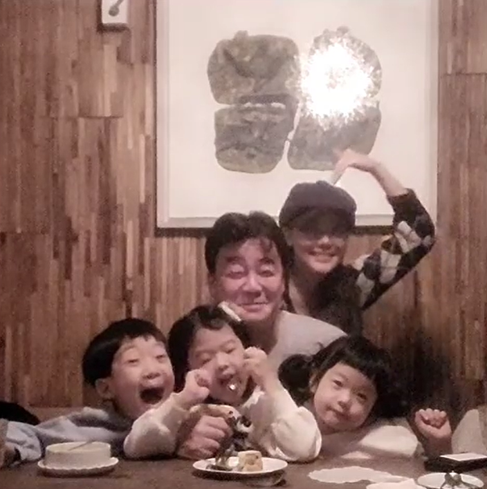 '아빠' 백종원, 동영상인 줄 모르고 '얼음' 된 막내딸에 파안대소[★SNS] 