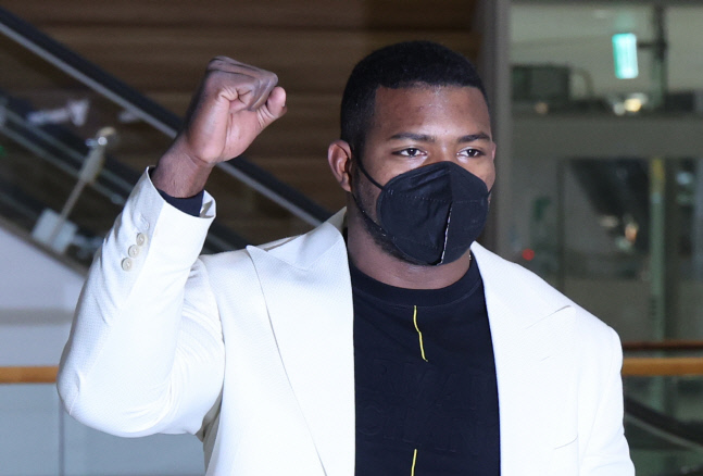 \'푸이그\' 주먹 불끈