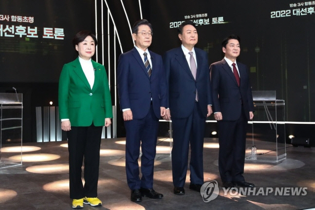 尹 "사드 추가, 전쟁 억제용" 沈 "이겨도 150만명 사망, 7천조 손실"