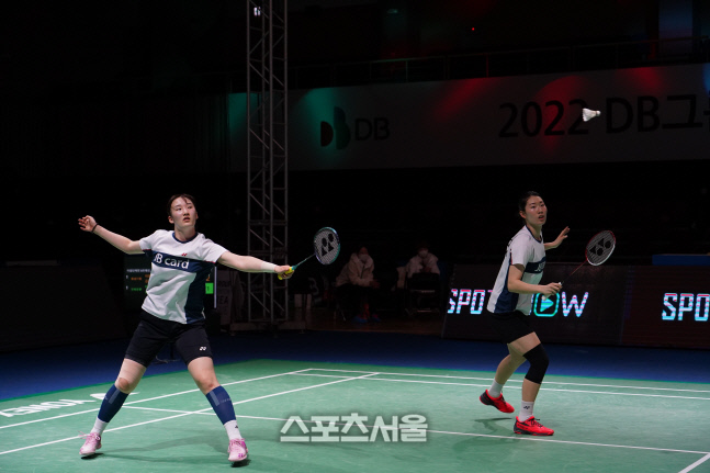 광명시청 6강 토너먼트 진출...여자부 전북은행 첫승 [DB그룹 배드민턴 코리아리그]