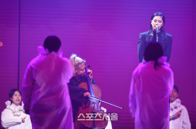 [포토] 이랑, 거친 코러스