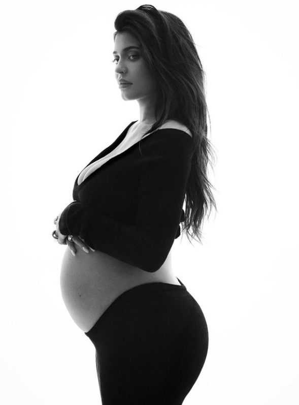 카일리 제너-트래비스 스콧 부부, 10명 사망 콘서트 참사 딛고 둘째 출산[할리웃톡]