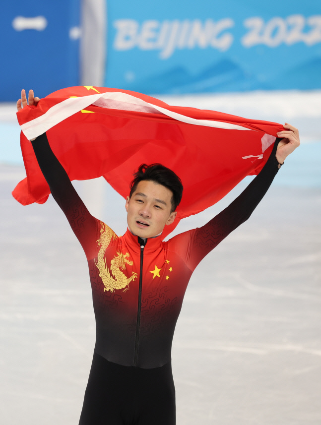 美야후스포츠 '中두번째 판정 도움 금메달' 보도에 "中 올림픽 개최금지" 성난 여론