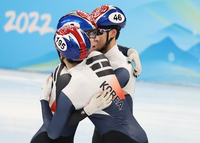 [올림픽] 황대헌 \'이준서-박장혁과 함께\'